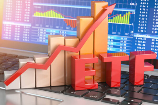 Leveraged ETFs vs. Pure Leverage: A Deep Dive into the Better Strategy for Amplifying Returns